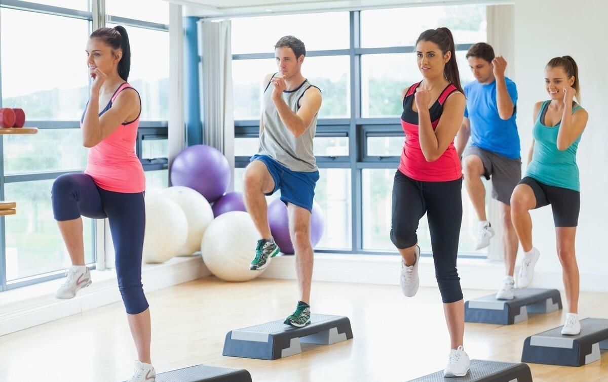 运动能力|长期跑步训练的人,跟长期撸铁训练的人对比,二者有何不同?