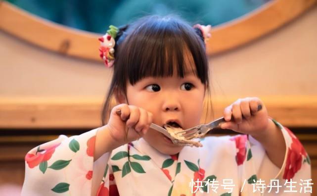 幼儿园|父母易犯的一种错！往往从小毁掉孩子的自理能力，来看正确方法