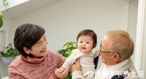 宝妈|在老人眼里，孙子和外孙其实有三大不同，宝妈稍微留意就能感觉到