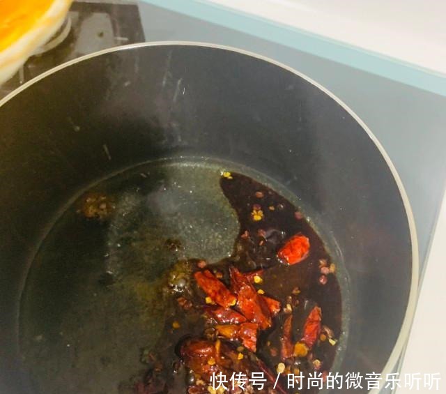 红烧排骨面,香喷喷的炒入味!