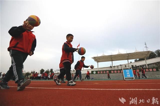 双坝小学|这所近1500名学生的村级小学：“课程套餐”促“双减”多彩活动嗨校园