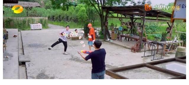 黃渤壞叔叔實(shí)錘，何炅和黃磊捧在心尖的張子楓，被黃渤嚇出表情包