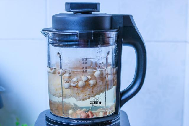 女人冻龄的秘方，每天来一碗，越吃越美，肌肤越来越嫩！