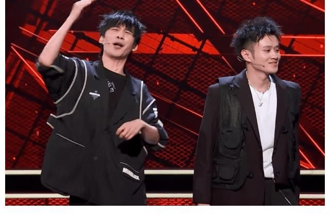 脱口秀大会|《脱口秀大会》罗永浩最圈粉，哪位领笑员最不该出现在舞台上？