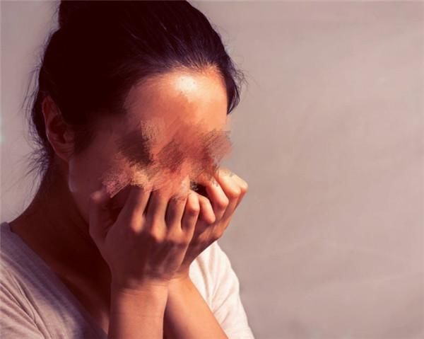 两个头|孕妇生下罕见“双头婴”,众人都来围观,专家的话却令人担忧