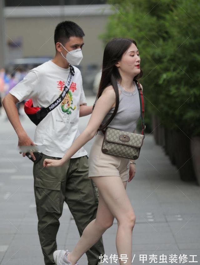 小白鞋 穿同款长裤的修身外套,尽显身材优势!
