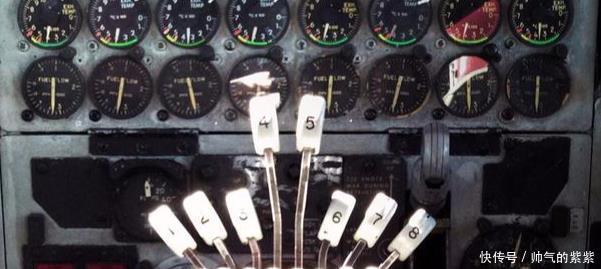 飞机起飞时,飞行员向上推起的手柄是干什么用的