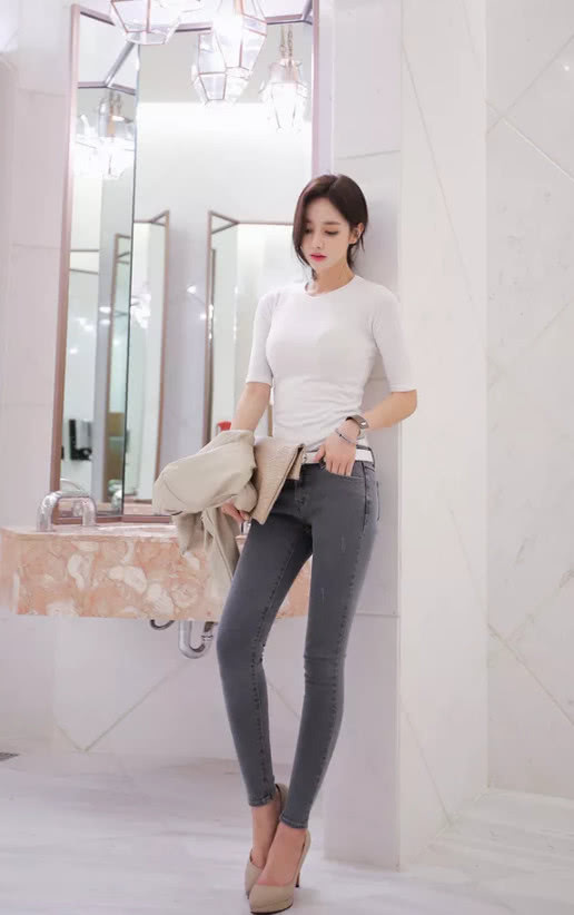 时髦 清新雅丽的牛仔裤,“烂大街”依旧时髦不过时,时尚气质爆表