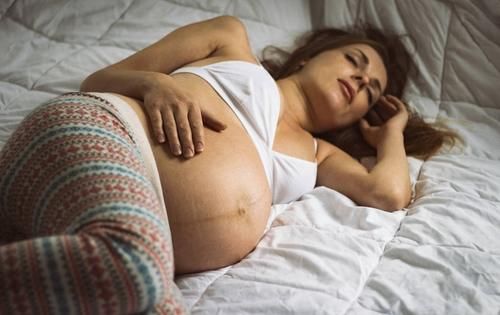 分泌物|孕期孕妇的内裤总是黄黄的到底是怎么回事？其中的原因孕妈别忽视