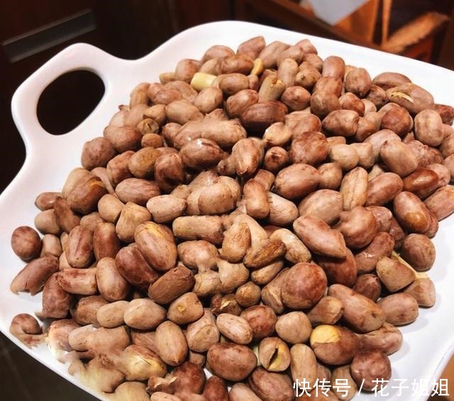 花生米,椒盐做出来特别的香酥!这几步你千万不能少!