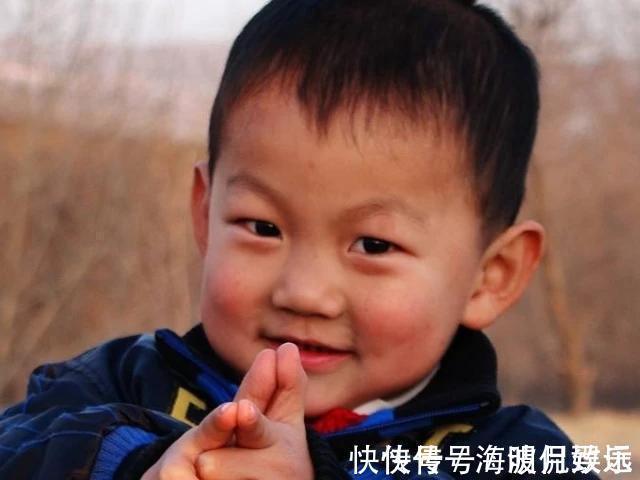 小时候|孩子小时候有3个特征,今后可能没啥本事,父母要注意引导