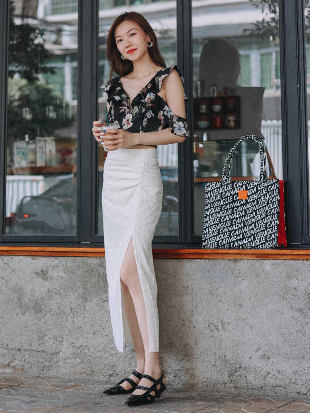 流行色|奔三奔四中年女性的穿搭技巧,减龄又时髦,分享几款穿搭方法