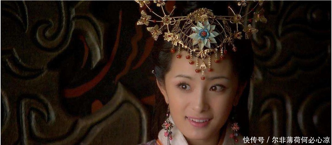 本是一个卑微的宫女,出宫后嫁给父子两人,还为一王朝续命百年!