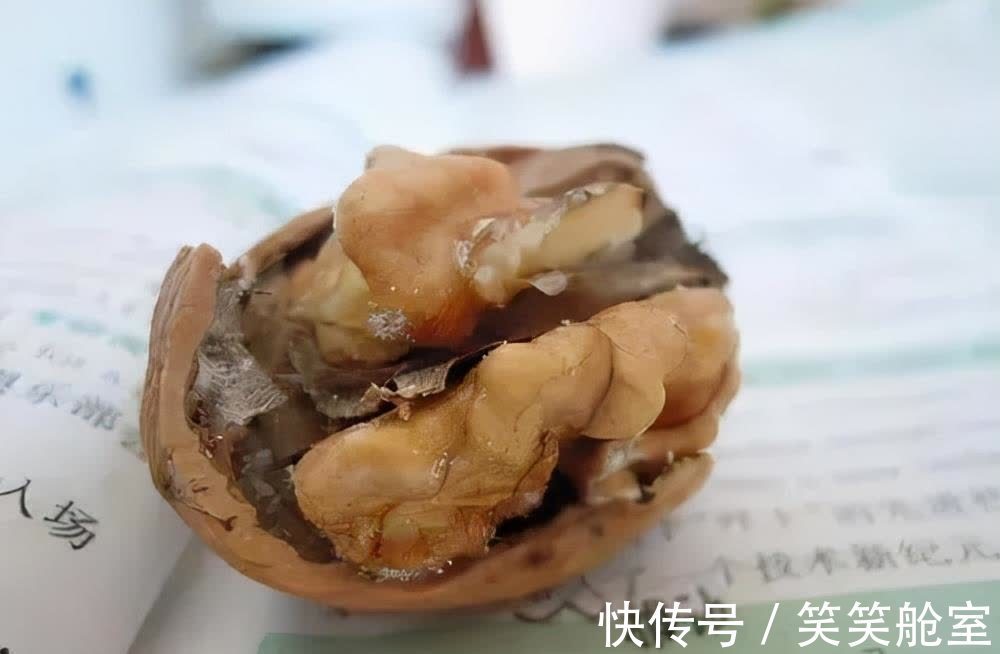 营养师|天天吃坚果会患高血脂?营养师建议:3种坚果最好少吃