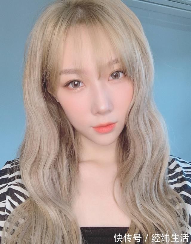 青你2練習(xí)生韓國出道,兩人變化好大造型好絕,韓國包裝真的厲害