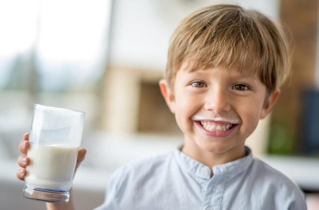 直言|骨科医师直言骨质疏松的3个预防方法,比喝牛奶还有效,快收藏