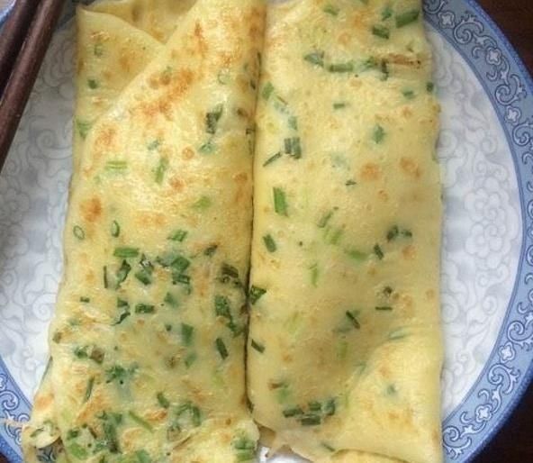 卖了40年早餐大妈煎“鸡蛋饼”的3个诀窍,不懂你的蛋饼白做了