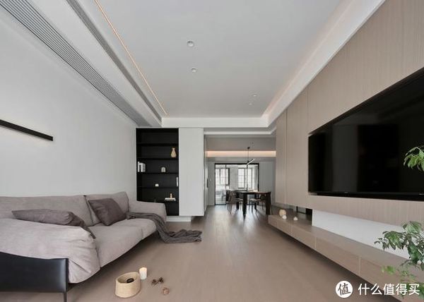 背景墙|南京夫妻129㎡的家,坚持全屋打满柜子,效果不是一般的大气实用