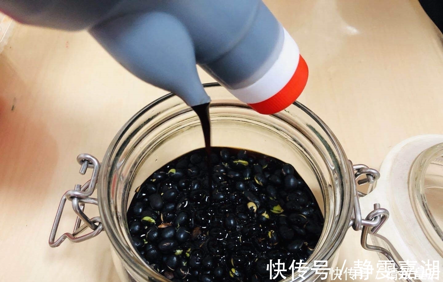 黑豆粥|除了做豆浆和熬粥，黑豆的这种吃法简单还好吃，一天一勺特省事