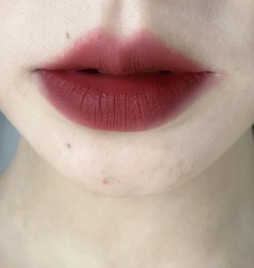 不想买太贵的口红？不如试试这几款好用的热门显白口红吧！