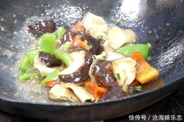 贴秋膘|秋天,遇到这种碱性蔬菜千万别手软,2块钱炒一盘,一周要吃两次