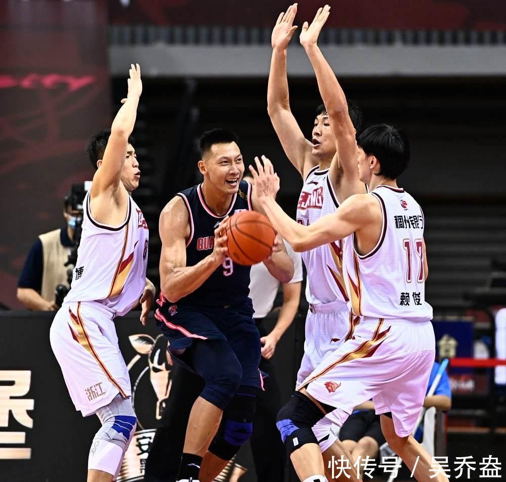 辽宁队|截止目前,CBA四支球队稳进季后赛,广东队冲四强异常艰难