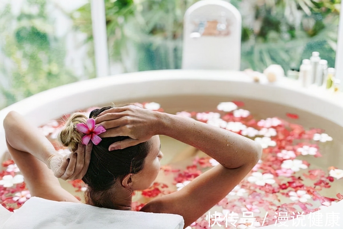 泡澡|心脑血管病患者,真不能泡温泉?做好这4点,你也能舒服地泡个澡