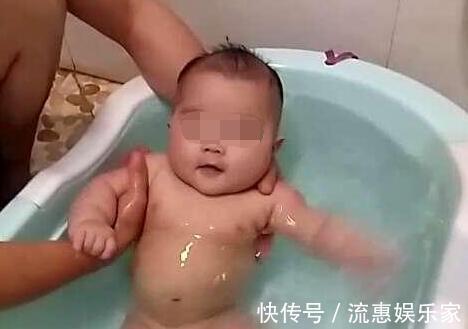 宝妈|宝妈们注意,别这么给孩子洗澡,可能会损伤孩子的生育能力