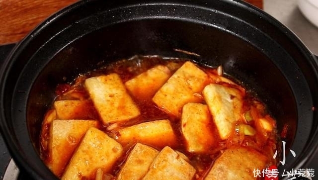 切成片|1块豆腐,1把花蛤,锅中炖一炖,鲜香美味,出锅连汤都不剩