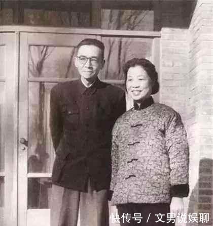 梁思成#梁思成的两个女儿,一个林徽因的一个林洙的,两人差别太大