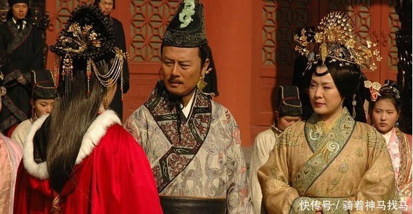 公主牺牲自己,嫁父子二人,想回家被父亲拒绝,却成就一佳话