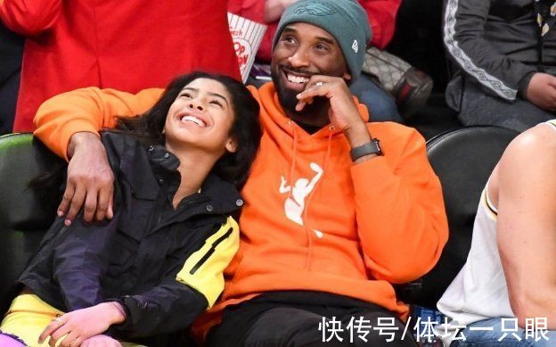 nb瓦妮莎晒全明星奖杯！以科比命名，诚意满满，NBA昔日花魁感动