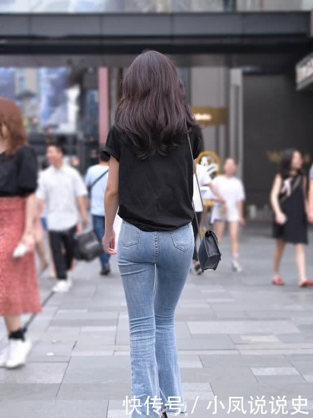 收起你的阔腿裤，今夏“喇叭裤”更吃香，不仅减龄又显瘦