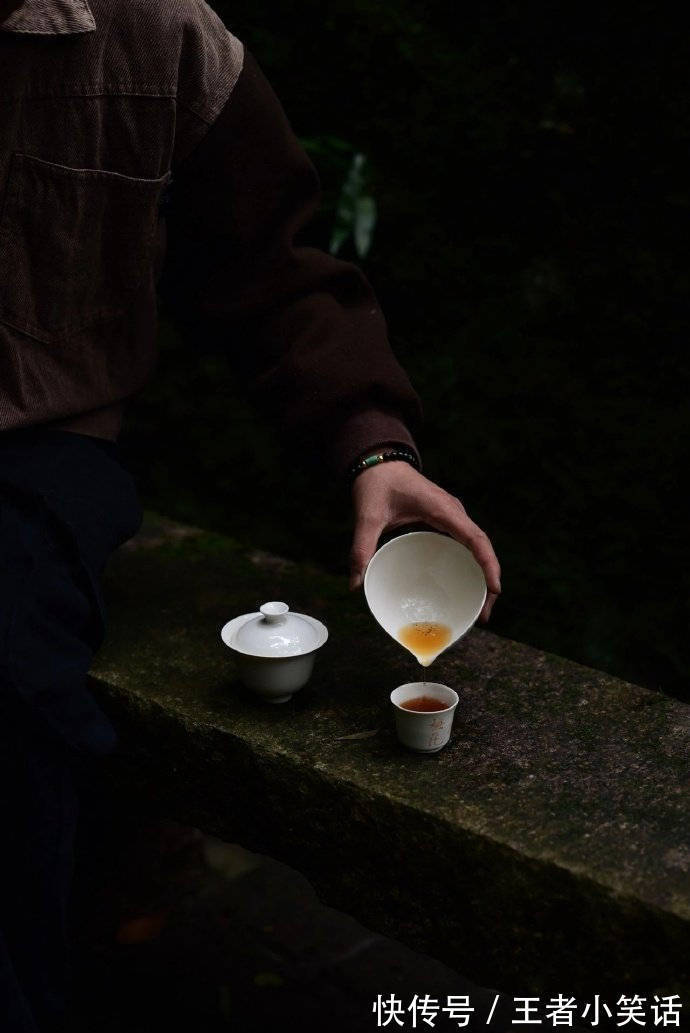 |【被窝段子】因为梦想 所以选择远方;因为无所依靠 所以必须坚强