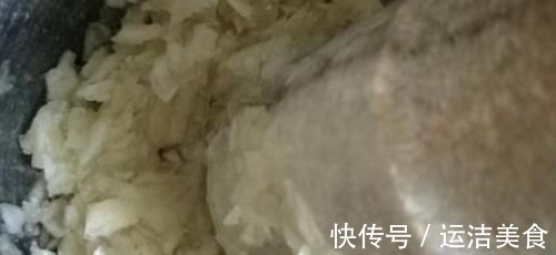 害虫|不想植物烂根、黄叶、招惹害虫,就将这2厨房调料捣碎养花!