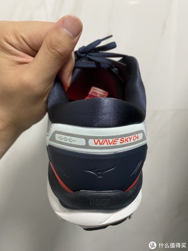 美津浓男士w优缺点明显的跑鞋——美津浓男士WAVE SKY 4缓震慢跑鞋