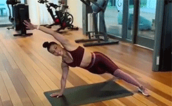 西班牙|西班牙性感女教师上课爆红网络,背影非常迷人,坚持运动或是关键