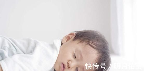 舌苔|宝宝有这4个表现,说明他积食,大人可别大意了,吃它积食消得快