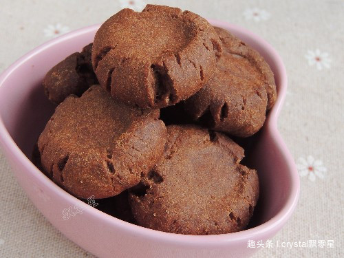 这饼干简单易上手，成功率高，口感超棒，烘焙新手也能称霸朋友圈