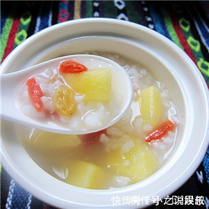 体虚贫血者|葡萄干这样子吃效果翻倍,能抗衰老防癌,美白养肝,知道的人不多