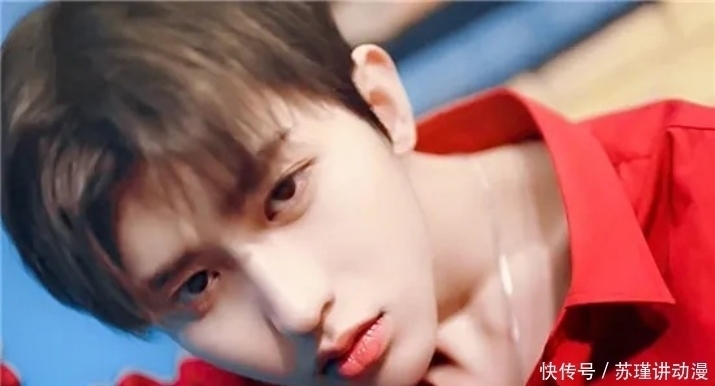 蔡徐坤|蔡徐坤路透有多帅?白衣素袍十分抢眼,网友:风度翩翩的公子!