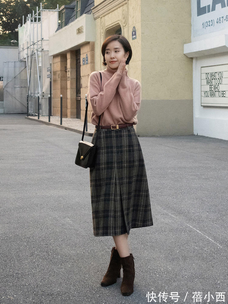 甜妹 你有这3款半身裙吗?今冬最温柔的穿搭造型,已经帮你搭配好了