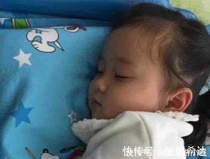 入睡|宝妈强迫孩子午睡，却造成“悲剧”，午睡时间过长可能会影响智商