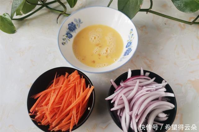 炒面|鸡蛋炒面小技巧,这几步做对了,面条劲道,不粘锅,根根分明清爽