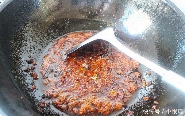 干锅排骨做法:想吃什么蔬菜加什么,吃到冒汗才过瘾