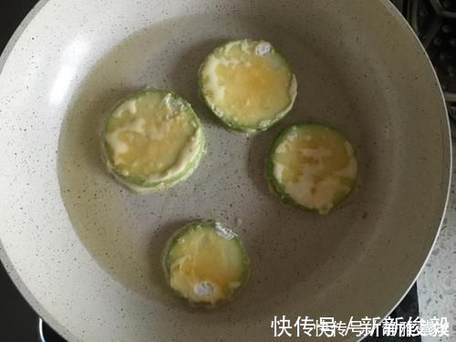 西葫芦|香喷喷的韩式香煎西葫芦，简单易操作，10分钟就搞定了