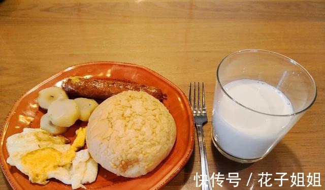 面团|教你一道皮脆馅多,造型新奇的能量早餐包,看起来就食欲大开!