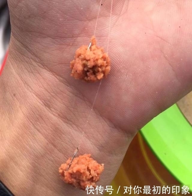 饵料|难怪你的饵团一拉就散，原来是少了这一步！新手开拉饵须知