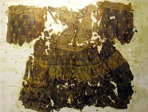 郭沫若|64年前定陵发掘旧照：郭沫若亲自指导，代价惨痛，图6是万历龙袍