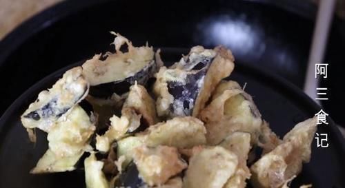 红椒|茄子加土豆一起做，实在太好吃了，出锅比肉还香，天天吃都不腻